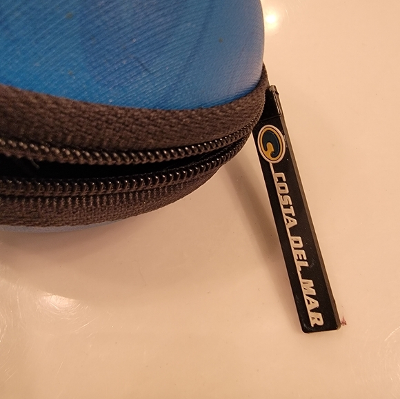 Costa Del Mar Sunglasses - Picture 3 of 5